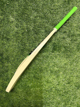 Load image into Gallery viewer, KS Classic 2.0 - Tape Ball Bat