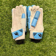 Load image into Gallery viewer, Shaheen Sports Classic Batting Gloves