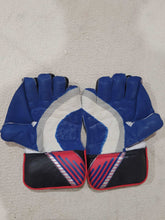 Load image into Gallery viewer, Wicket Keeper Gloves
