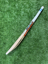 Load image into Gallery viewer, Gray Nicolls SuperNova Strike Cricket Bat -01
