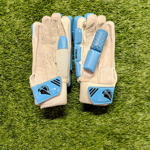 Load image into Gallery viewer, Shaheen Sports Classic Batting Gloves
